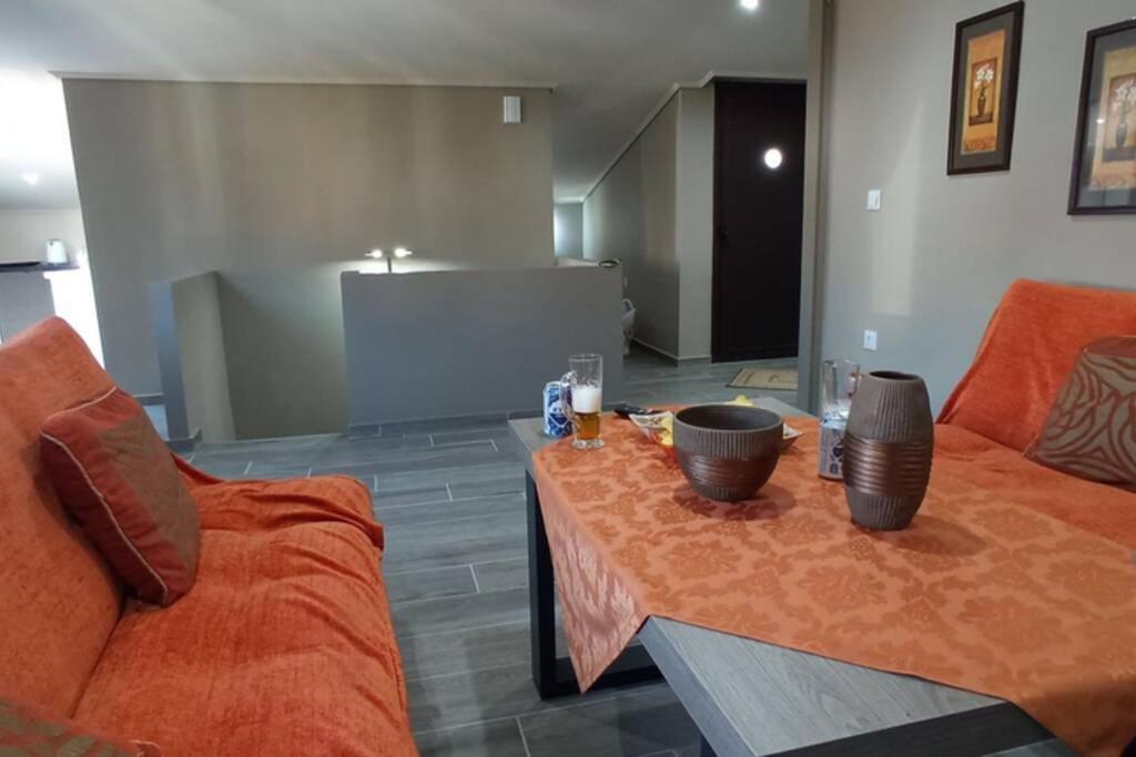 Aretoysa Center Luxury Suites 2 Néa Péramos Eksteriør bilde
