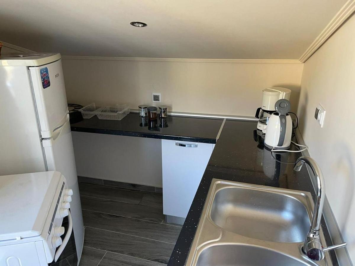 Aretoysa Center Luxury Suites 2 Néa Péramos Eksteriør bilde