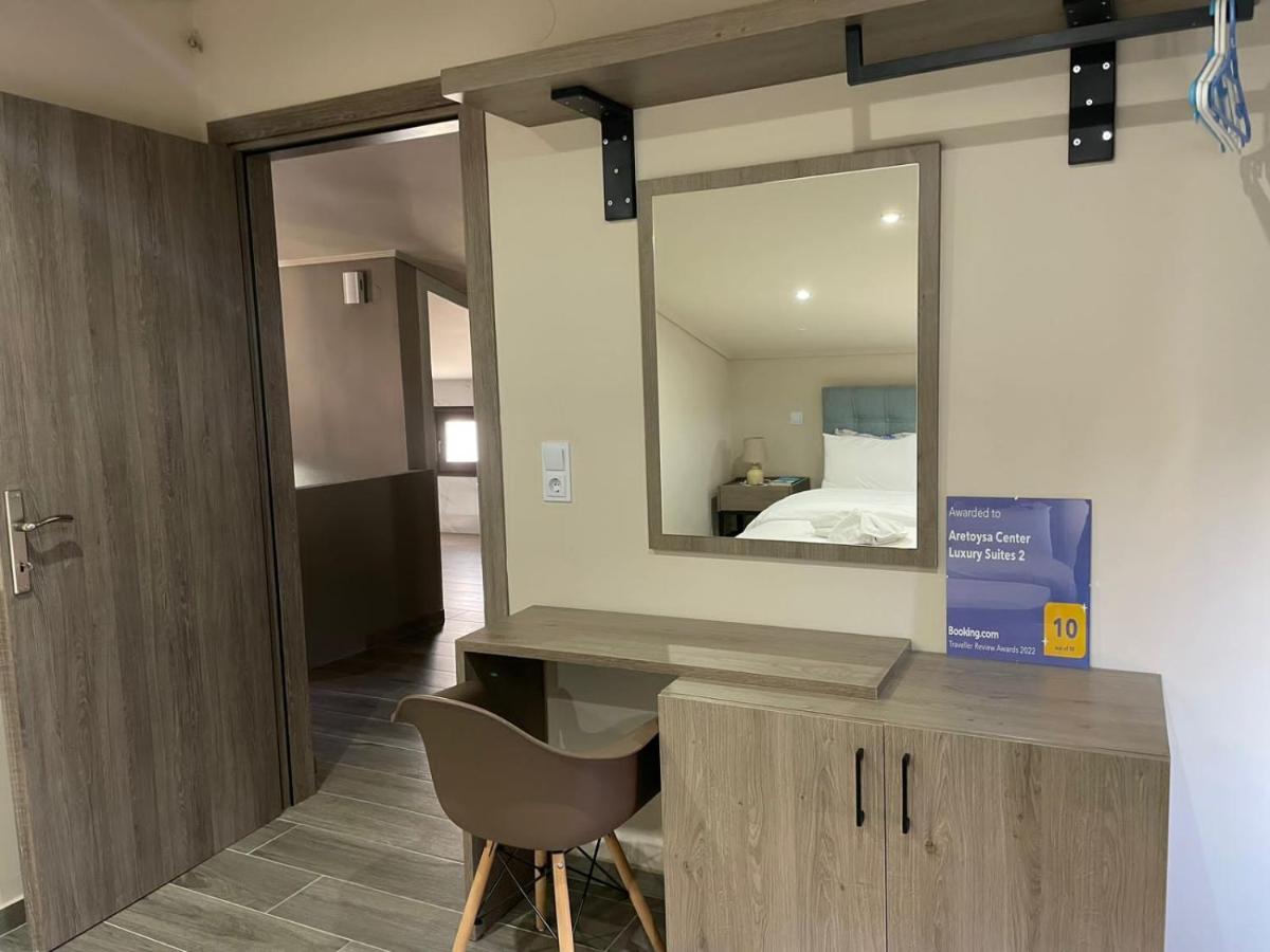 Aretoysa Center Luxury Suites 2 Néa Péramos Eksteriør bilde