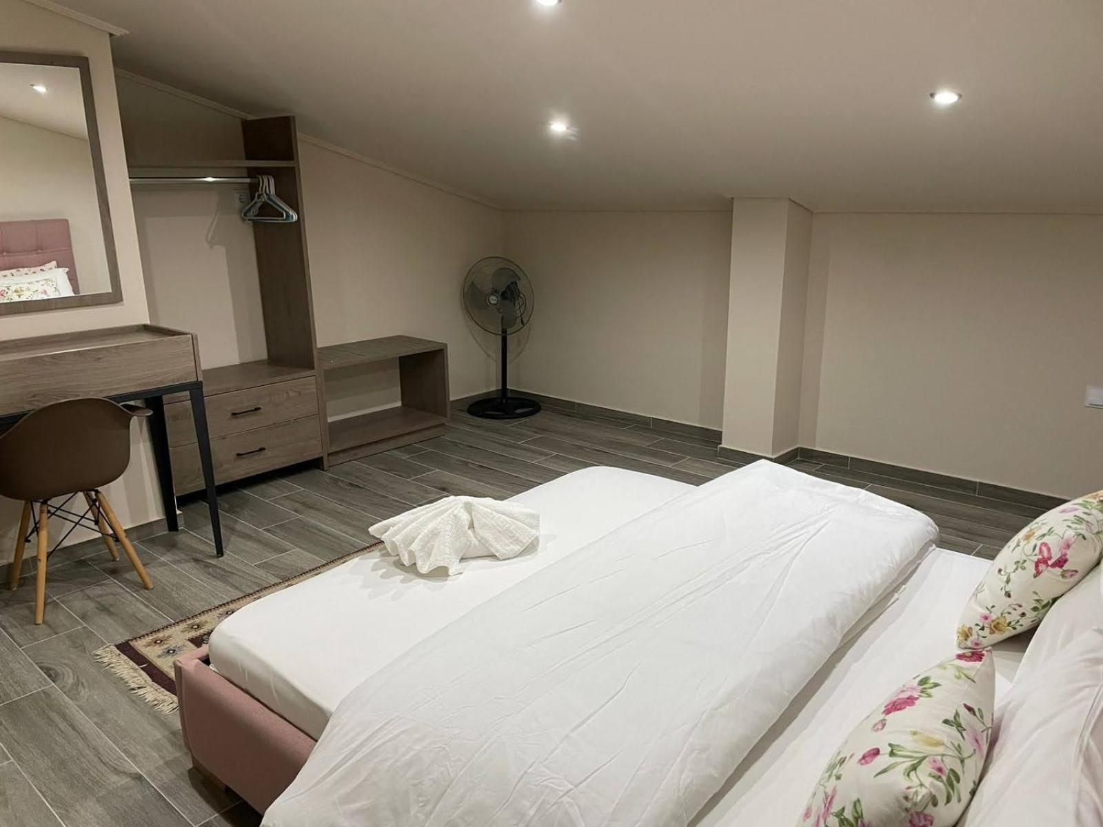Aretoysa Center Luxury Suites 2 Néa Péramos Eksteriør bilde